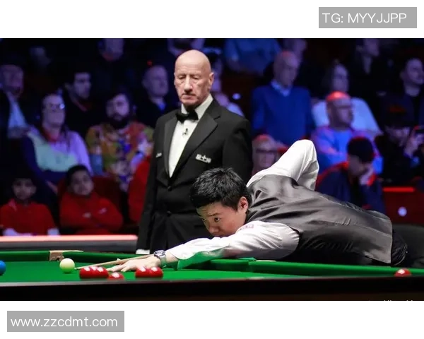 丁俊晖与巴里霍金斯的精彩对决揭示斯诺克世界的巅峰对抗魅力 丁俊晖与巴里霍金斯的精彩对决揭示斯诺克世界的巅峰对抗魅力