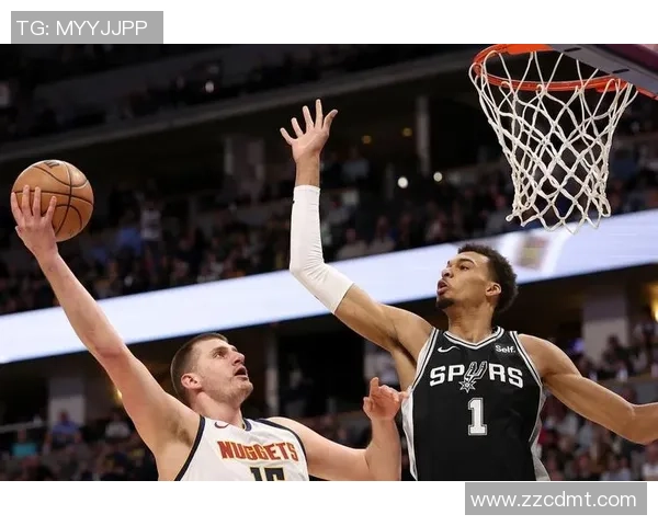 勇士与马刺西部决赛第四场激战回顾与精彩瞬间分析 勇士与马刺西部决赛第四场激战回顾与精彩瞬间分析