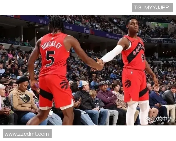 快船与尼克斯激战正酣NBA赛场精彩瞬间回顾与分析 快船与尼克斯激战正酣NBA赛场精彩瞬间回顾与分析